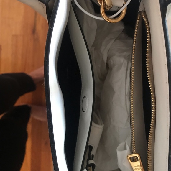WHITE LARGE MONOCHROME PRADA TOTE - Picture 4 of 8